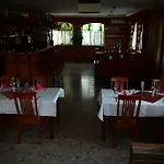 Couette-café Romantik étterem - Panzió Tatabánya