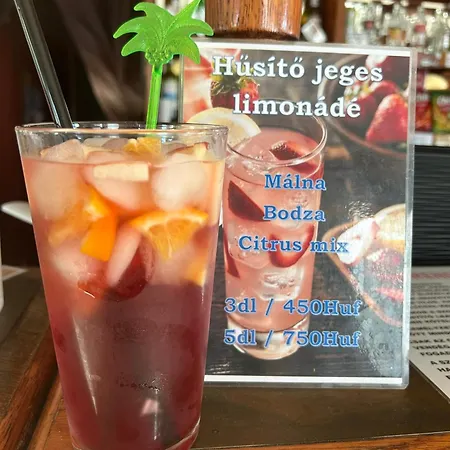 Romantik Etterem - Panzio Bed & Breakfast Tatabánya