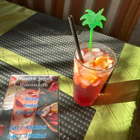 Romantik étterem - Panzió Alojamento de Acomodação e Pequeno-almoço 3*