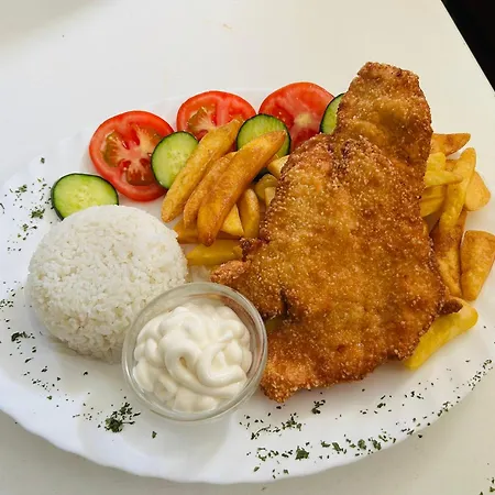 Bed & Breakfast Romantik Etterem - Panzio Tatabánya