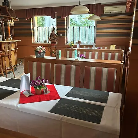 Romantik Etterem - Panzio