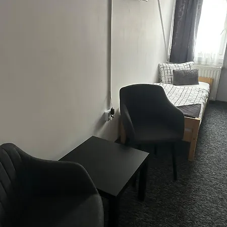 Romantik Etterem - Panzio B&B 타타반야