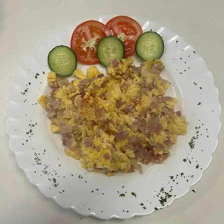 Romantik Etterem - Panzio Bed & Breakfast Tatabánya