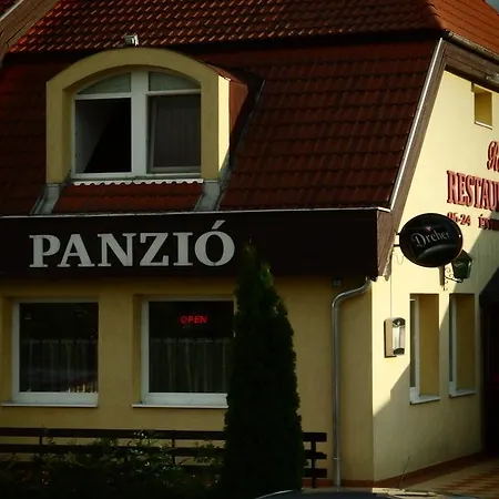 Romantik Etterem - Panzio タタバーニャ