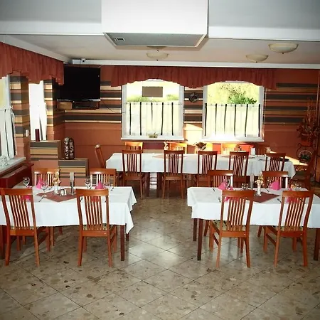 Bed & Breakfast Romantik Etterem - Panzio 3*