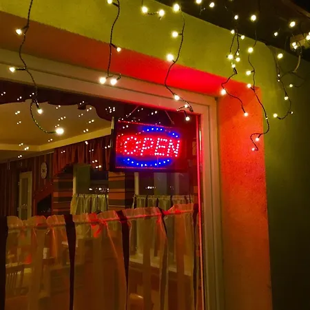Romantik étterem - Panzió Alojamento de Acomodação e Pequeno-almoço