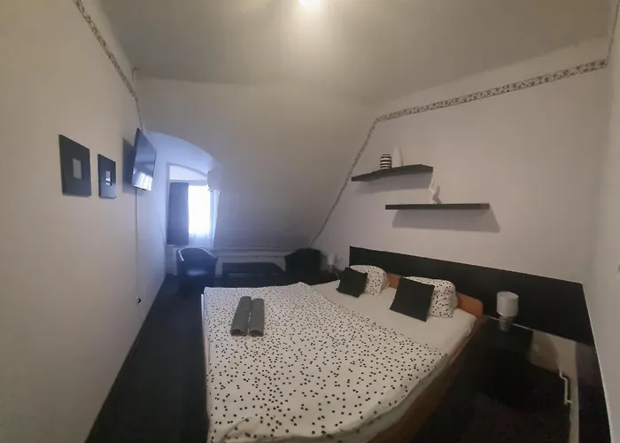 Romantik Etterem - Panzio
