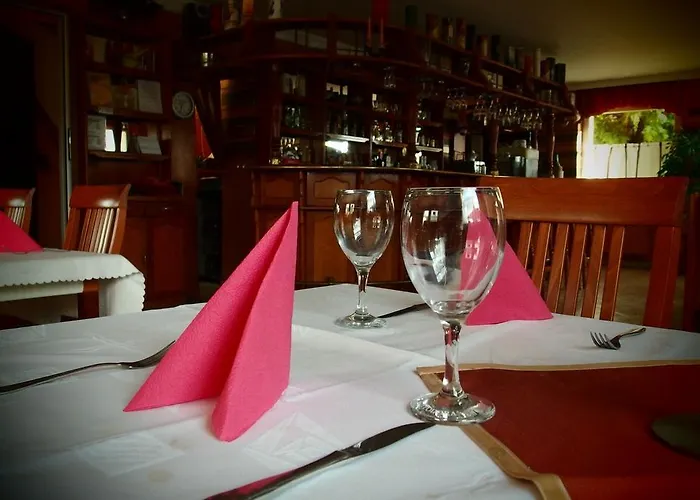 Romantik Etterem - Panzio 3*